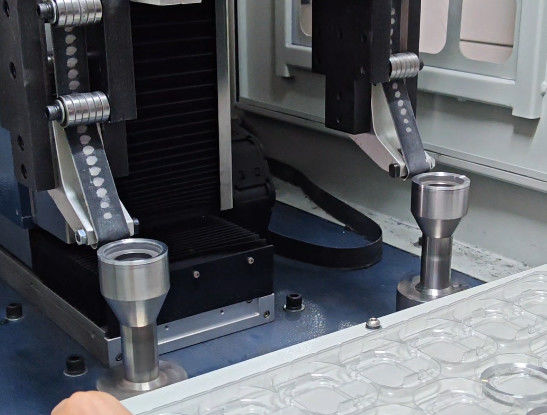 Produkty fabryczne z bezpośrednio polerowanej okrągłej pokrywy 2 Stacja CNC Szlifowanie Sprzęt szczotkowania Powierzchnie zwykłych produktów okrągłych