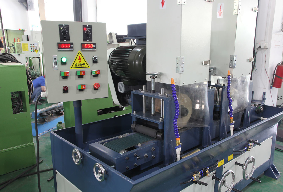 Metalowy panel zamka ze stali nierdzewnej o szerokości 150 mm 2 głowice szlifierskie szlifierka wodna szlifierka z metalową taśmą,